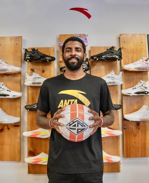 Kyrie irving nike on sale cortez